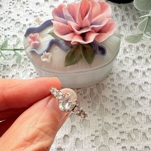 Vintage Avon Silver Oval Crystal Ring Size 7 Elegant Clear Stone Low Profile 215